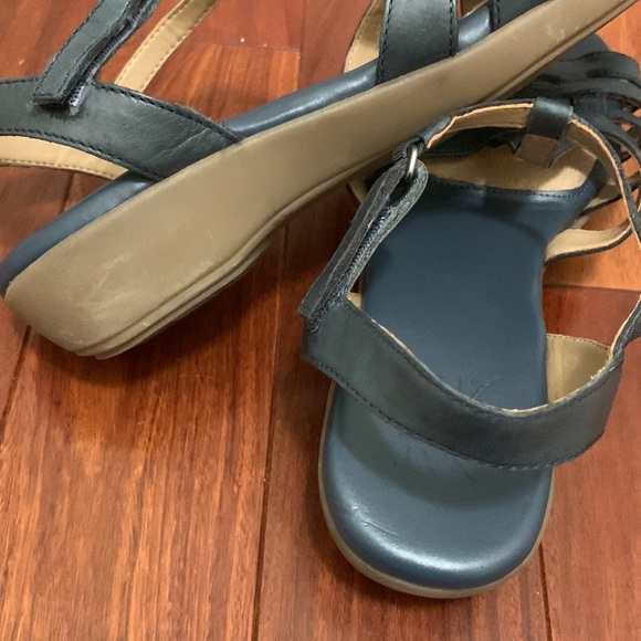 Naturalizer blue wedge sandals with Velcro straps 8.5 - Picture 10 of 14